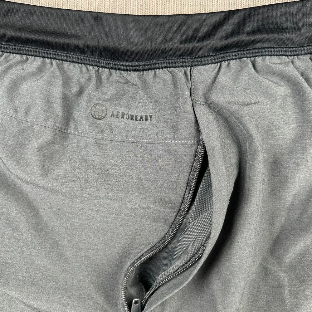 Adidas Aeroready Mens Gray Athletic Training Shorts Medium Black Trim Zipper Pkt